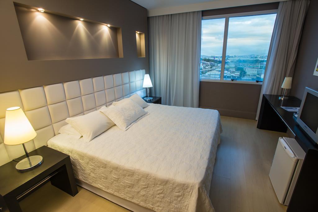 Favorita Golden E Eventos Hotel 4*